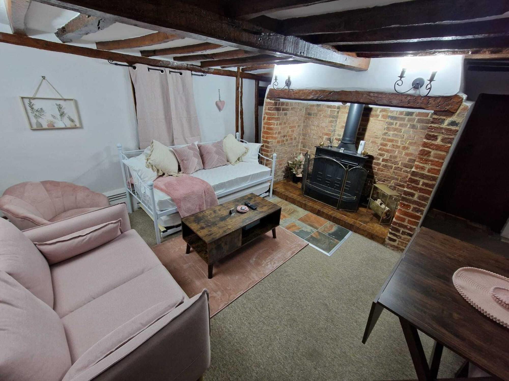 Two Bedroom Grade Ll Cottage At Az Luxury Stays Honey Horsefield With Wifi And Free Parking Hundon Exteriör bild